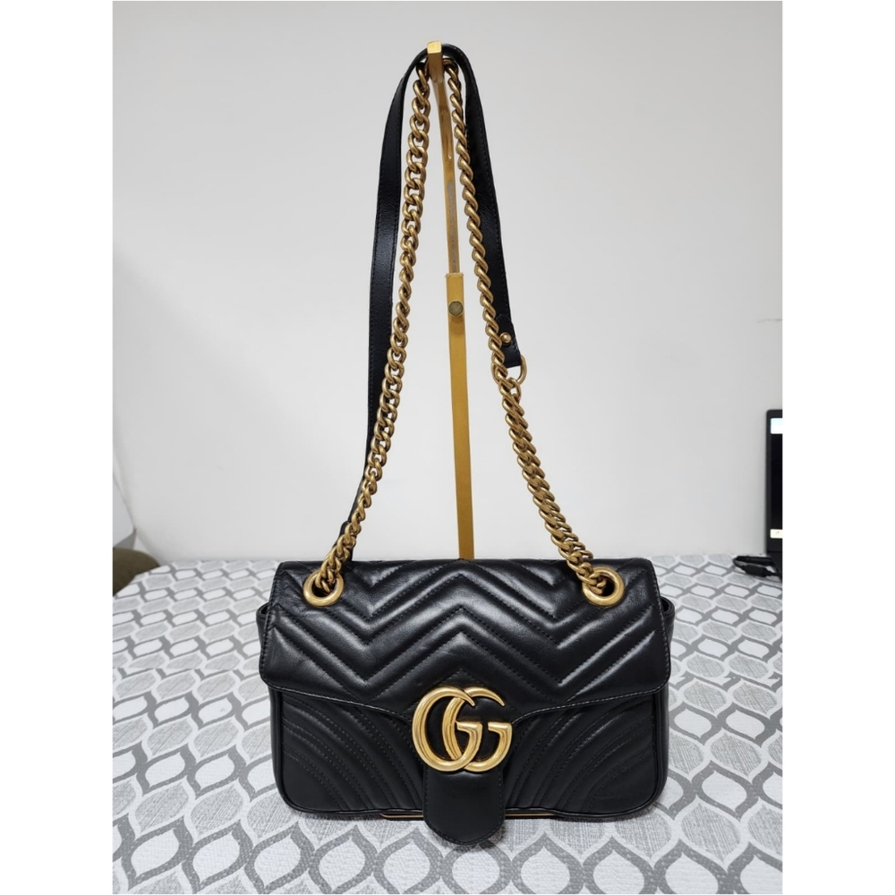 GUCCI Calfskin Matelasse Medium GG Marmont Shoulder Bag Black